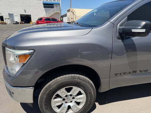 Used 2019 Nissan Titan SV w/ SV Convenience Package RWD image 10