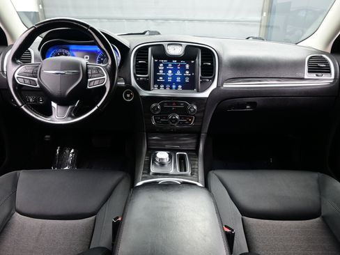 Used 2020 Chrysler 300 Touring w/ Sport Appearance Package image 16