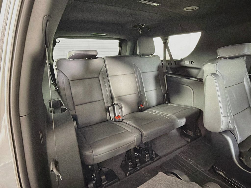 New 2026 Chevrolet Suburban LT w/ Comfort Package AWD/4WD image 23