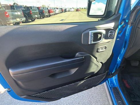 Used 2020 Jeep Gladiator Rubicon AWD/4WD image 8