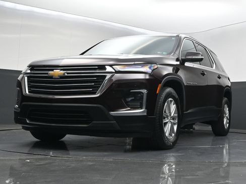 Used 2023 Chevrolet Traverse LT AWD/4WD image 43