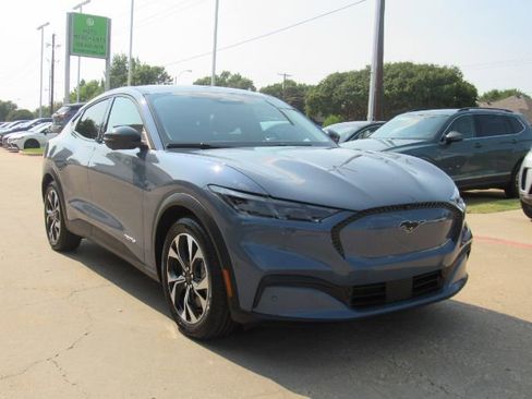 Used 2024 Ford Mustang Mach-E Select w/ Comfort Package Lite image 4