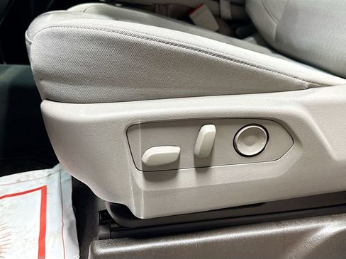 New 2026 GMC Sierra 1500 SLE w/ Preferred Package image 19