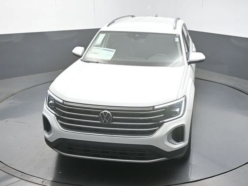 New 2026 Volkswagen Atlas SE FWD image 42