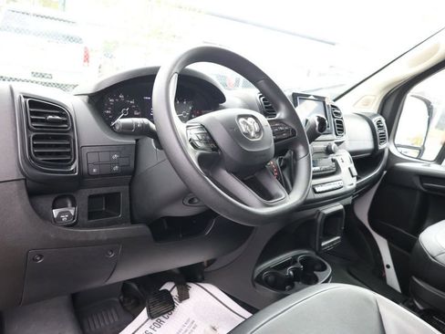 Used 2024 RAM ProMaster 2500 w/ Convenience Group image 11