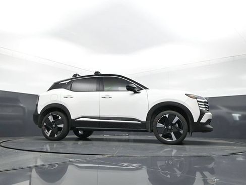 New 2026 Nissan Kicks SR FWD image 28