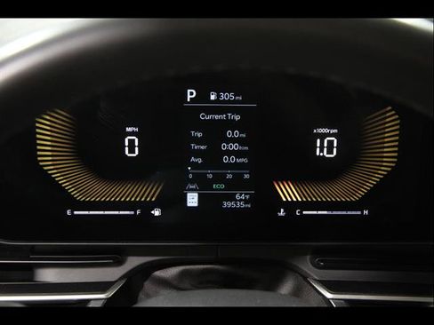 Used 2025 Kia Carnival FWD image 8