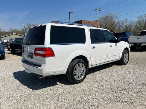 Used 2011 Lincoln Navigator L 4WD image 8