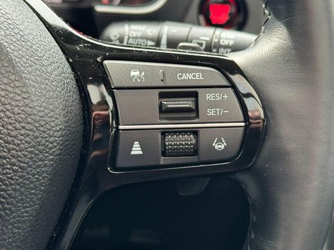 Used 2025 Honda Pilot Elite image 16