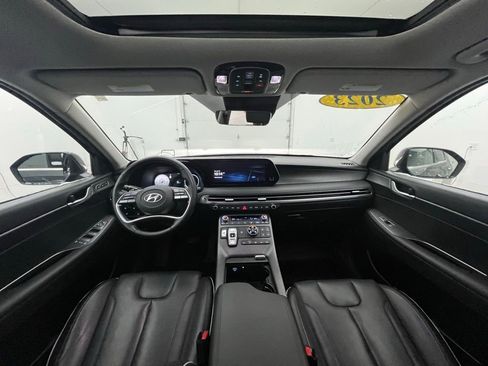 Used 2023 Hyundai Palisade Limited image 2