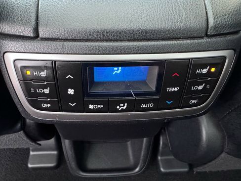 Used 2019 Toyota Highlander Limited Platinum image 39