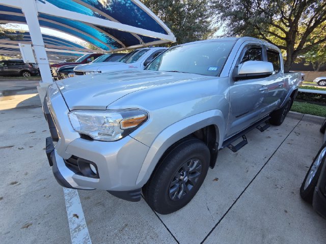 Used 2022 Toyota Tacoma SR5 RWD image 3