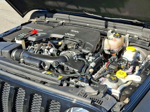 Used 2021 Jeep Wrangler Unlimited Sport image 28