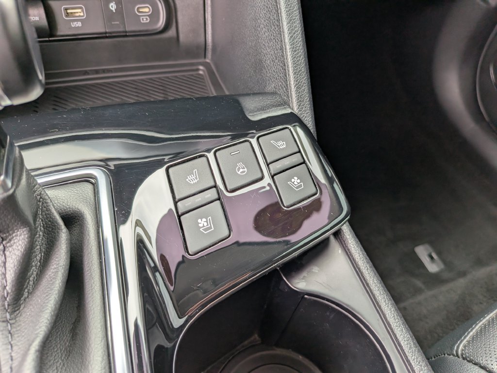 Certified 2025 Kia Sportage SX FWD image 28