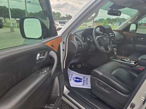 Used 2023 Nissan Armada SL w/ Captain's Chairs Package RWD image 6
