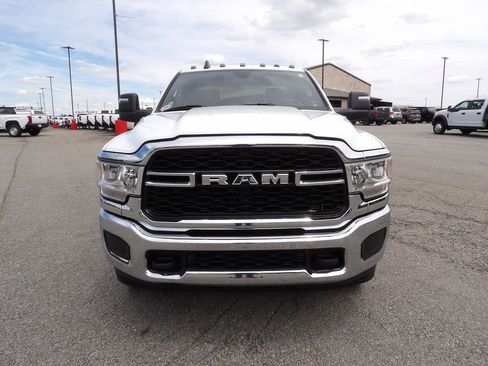 Used 2024 RAM 3500 Tradesman w/ Chrome Appearance Group AWD/4WD image 12