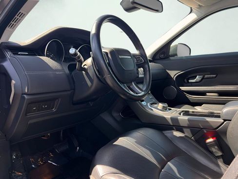 Used 2019 Land Rover Range Rover Evoque SE AWD/4WD image 2