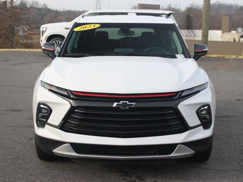 Used 2023 Chevrolet Blazer LT image 2