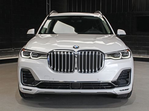 Used 2022 BMW X7 xDrive40i w/ Executive Package AWD/4WD image 5