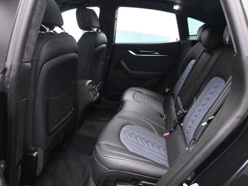 Used 2022 Maserati Levante GT AWD/4WD image 18