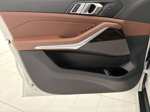 Used 2026 BMW X5 xDrive40i w/ Premium Package image 10