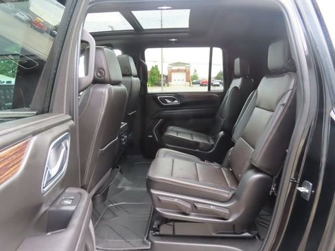 Used 2021 Chevrolet Suburban High Country w/ Premium Package AWD/4WD image 22