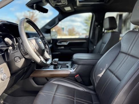 Used 2023 Chevrolet Silverado 1500 High Country w/ High Country Premium Package image 15