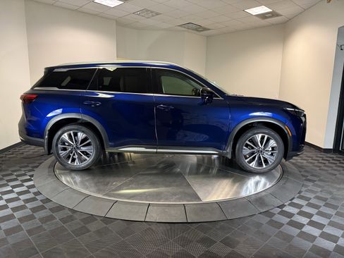 Certified 2026 INFINITI QX60 Luxe w/ Cargo Package FWD image 8