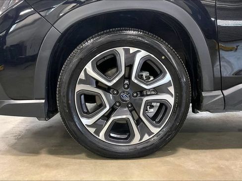 Used 2023 Subaru Ascent Limited AWD/4WD image 9