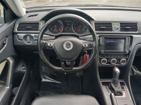 Used 2017 Volkswagen Passat 1.8T R-Line image 16