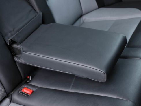 Used 2003 BMW M5 image 65