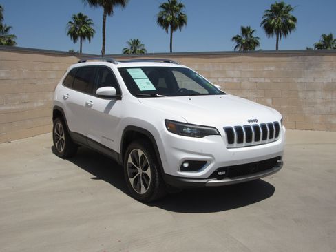 Used 2021 Jeep Cherokee Limited w/ Elite Package AWD/4WD image 2