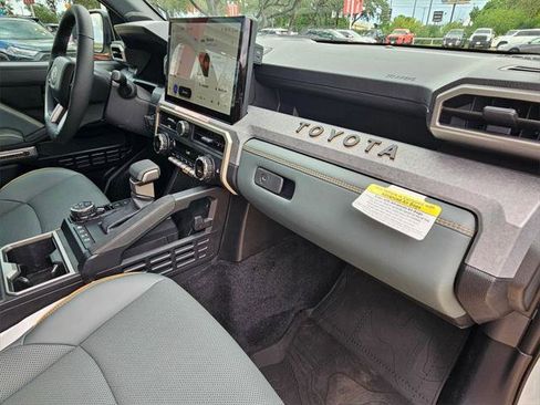 Certified 2025 Toyota Tacoma Trailhunter image 31