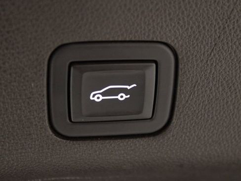 Used 2024 GMC Yukon XL Denali w/ Max Trailering Package image 18