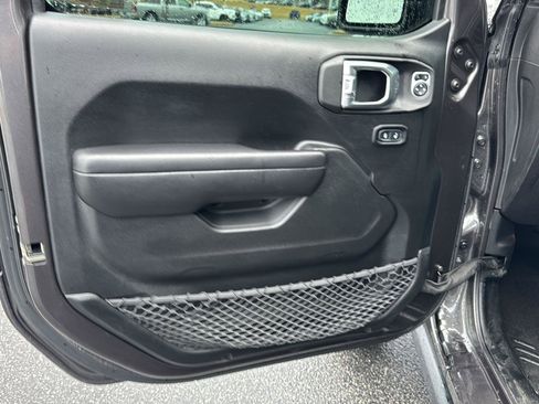 Used 2021 Jeep Wrangler Unlimited Rubicon image 16