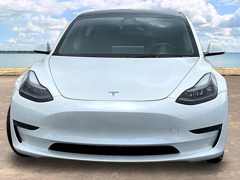 Used 2023 Tesla Model 3 Standard Range RWD image 2