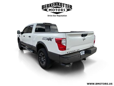 Used 2018 Nissan Titan PRO-4X w/ Pro-4x Convenience Package AWD/4WD image 5