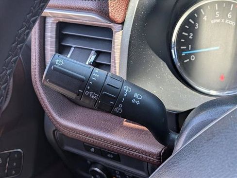 Used 2022 Ford Expedition Max Limited RWD image 16