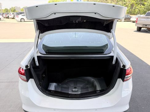 Used 2018 Ford Fusion SE w/ Equipment Group 602A FWD image 42