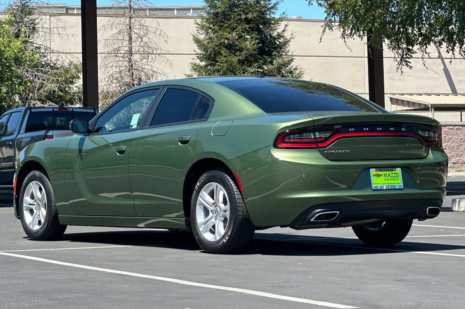 Used 2022 Dodge Charger SXT RWD image 3