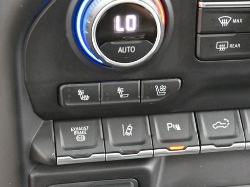 Used 2021 Chevrolet Silverado 2500 High Country w/ Technology Package image 23