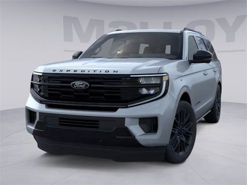 New 2026 Ford Expedition Platinum w/ Stealth Appearance Package image 4