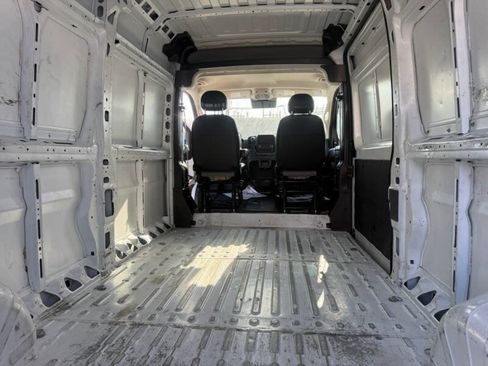 Used 2024 RAM ProMaster 2500 w/ Convenience Group FWD image 10