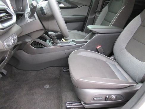 Used 2023 Chevrolet TrailBlazer LT image 16