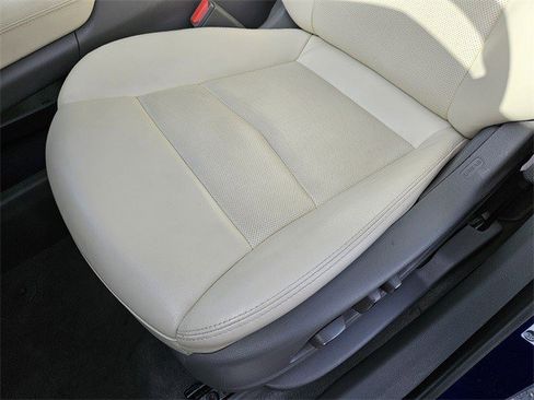 Certified 2025 Cadillac XT5 Premium Luxury image 6