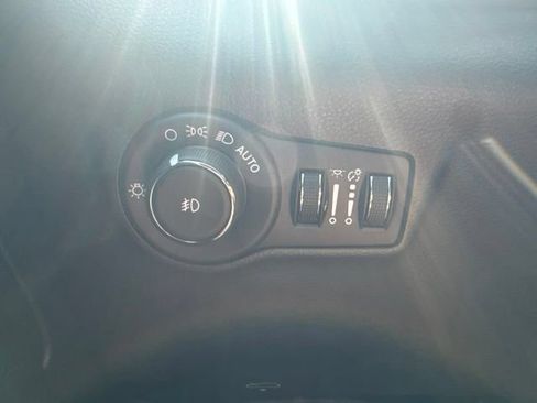 Used 2025 Jeep Compass Trailhawk w/ Trailhawk Elite Group AWD/4WD image 11