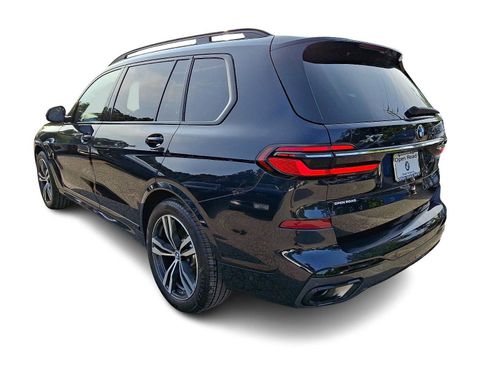 Used 2023 BMW X7 xDrive40i w/ M Sport Package AWD/4WD image 4