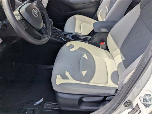 Used 2021 Toyota Corolla LE image 15