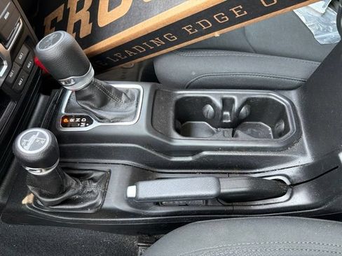 Used 2020 Jeep Wrangler Sport AWD/4WD image 20