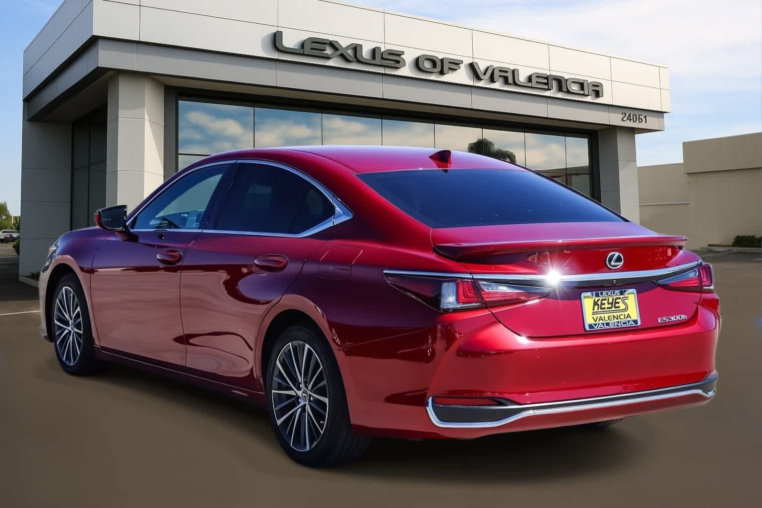 Used 2025 Lexus ES 300h w/ Premium Package FWD image 2